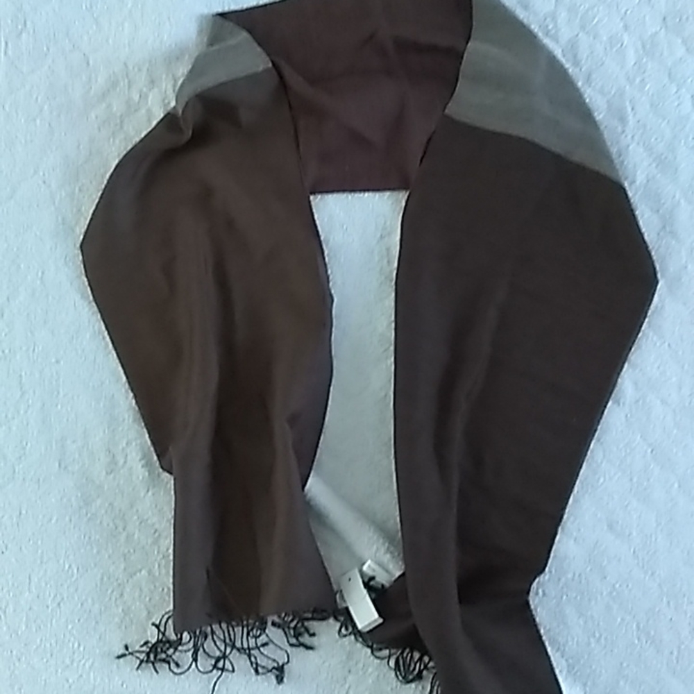 Scraf - Picture 4 of 5